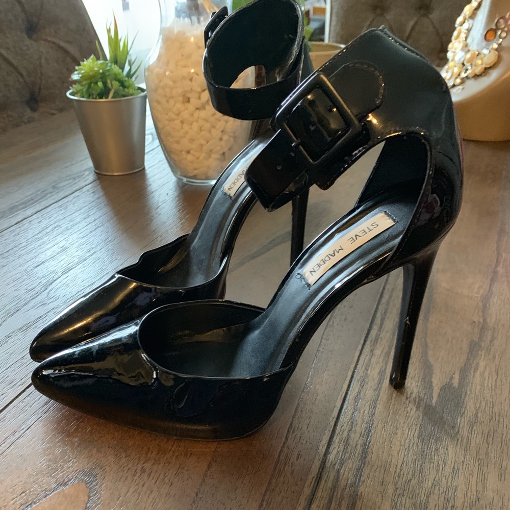 Steve Madden shoe